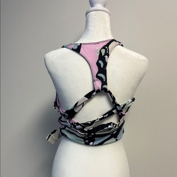 Abstract Patterned Crop Top - Picture 3 of 6